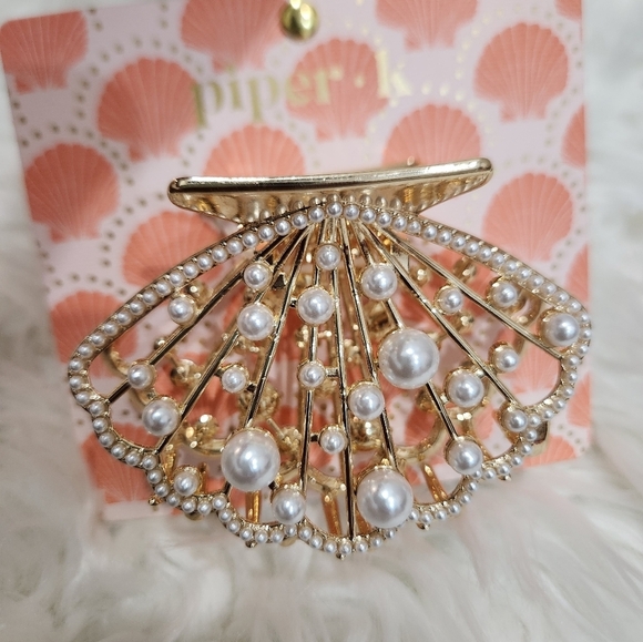 🔹️ Piper k🔹️ coastal seashell Gold and Pearl Hair Clip One Piece - Picture 2 of 4